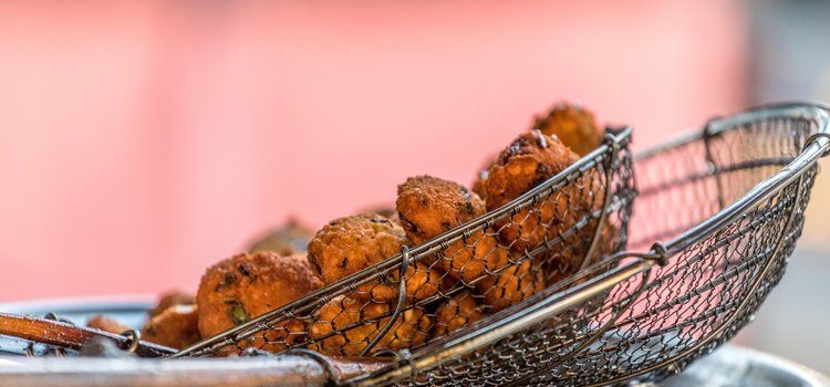 Gâteaux piments, Mauritian street food speciality